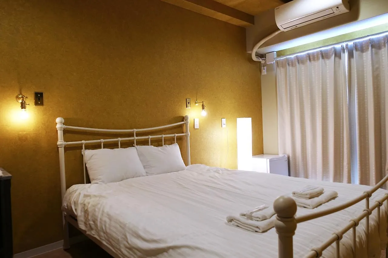 Briller Nakazaki Hotel Osaka 2*,